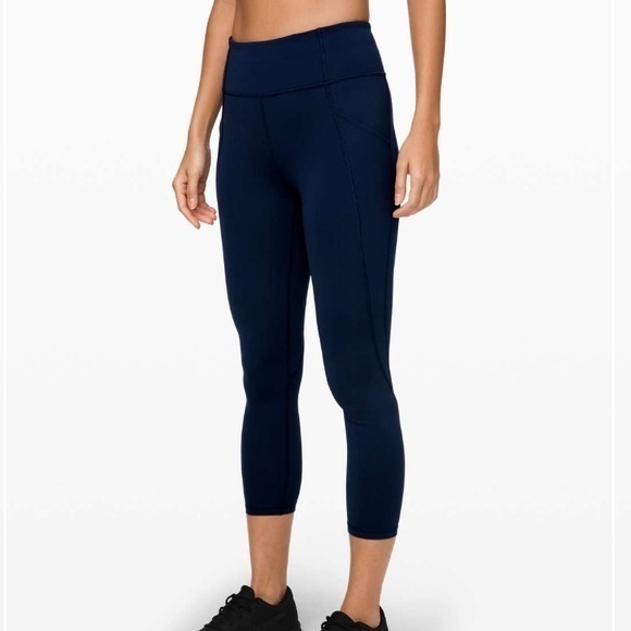 Lululemon Time To Sweat Crop 23" (Navy) - Sz 4 - Picture 1 of 8